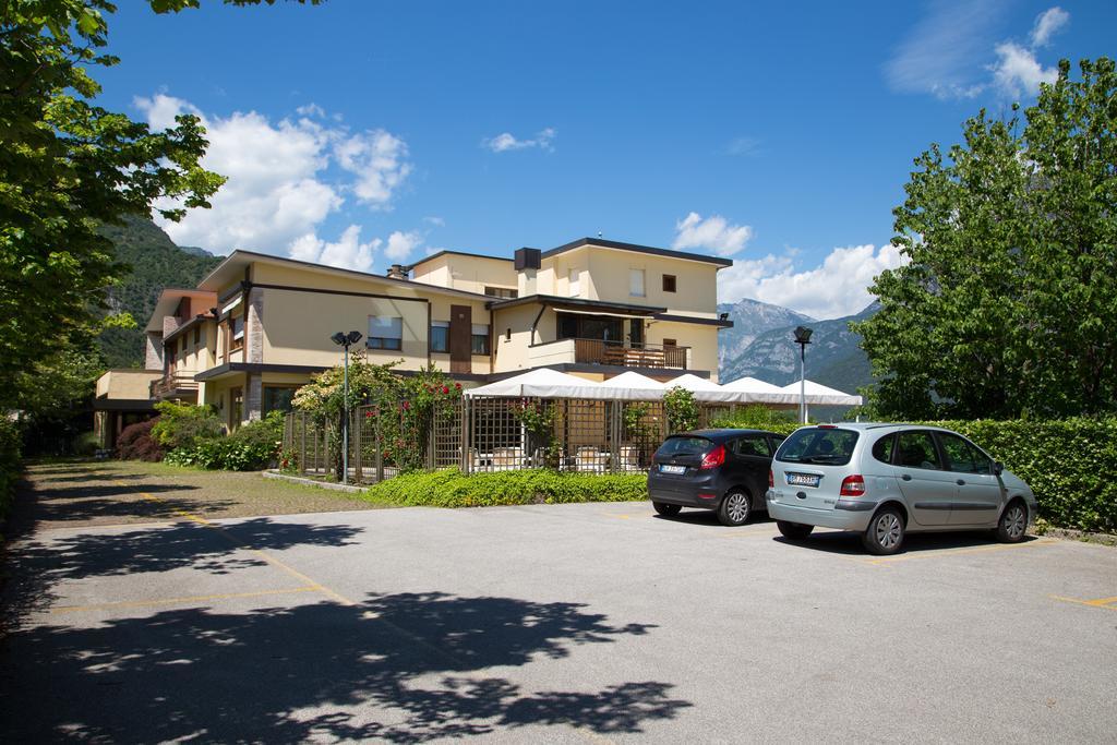 Albergo Benito Ponte nellʼAlpi Exterior foto