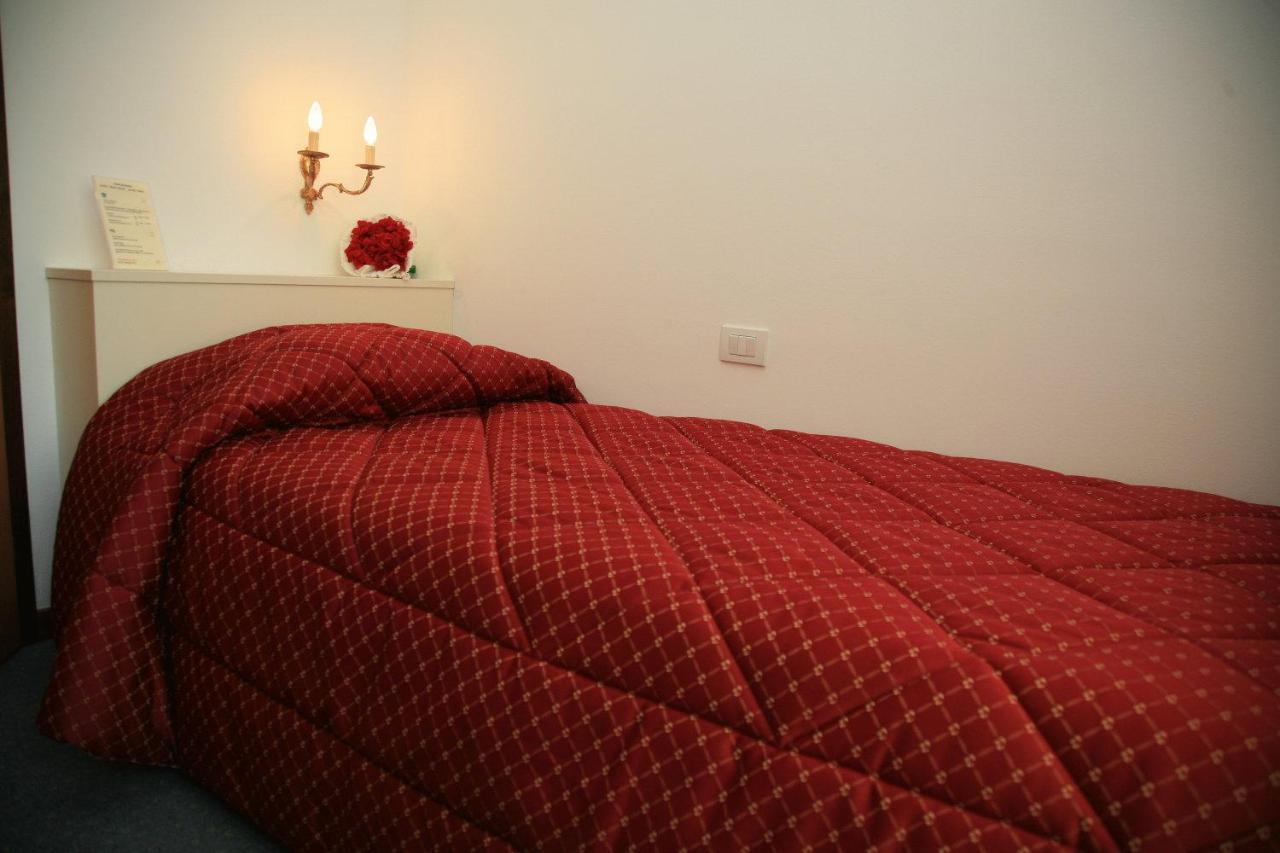 Albergo Benito Ponte nellʼAlpi Cameră foto